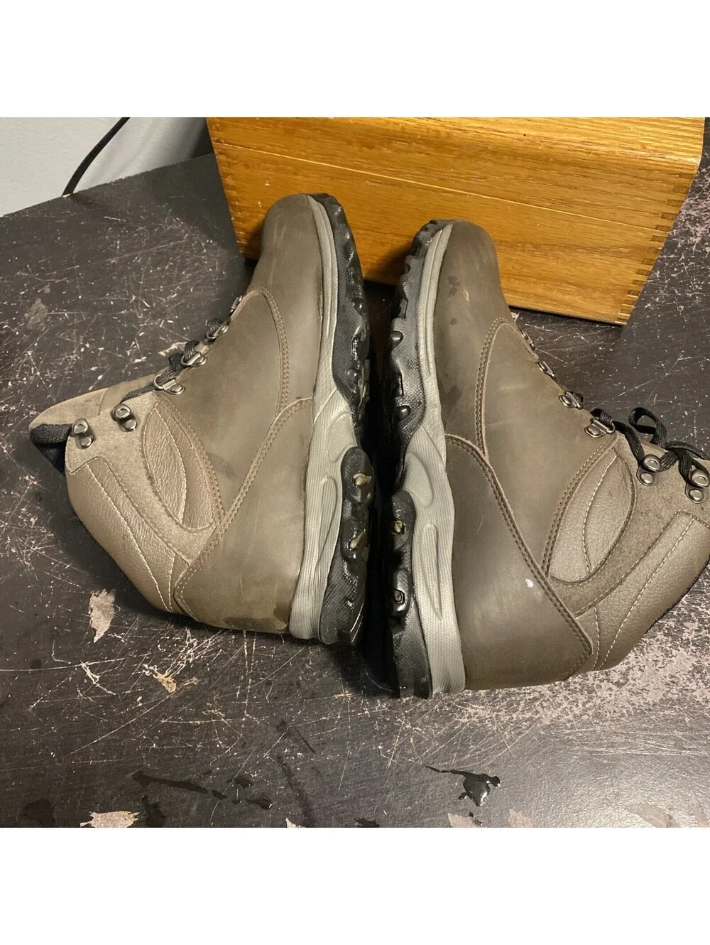 Hi-Tec Oakhurst Womens Hiking Boots Size 8